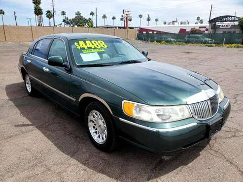 1999 Lincoln Town Car 4dr Sdn Signature FREE CARFAX ON EVERY VEHICLE for sale in Glendale, AZ