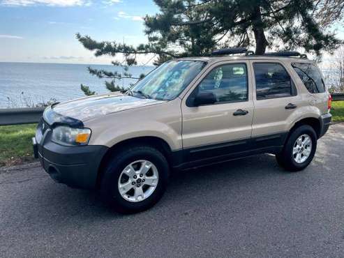 2007 Ford Escape XLT w/ V6 + 4WD - cars & trucks - by owner -... for sale in Milford, CT