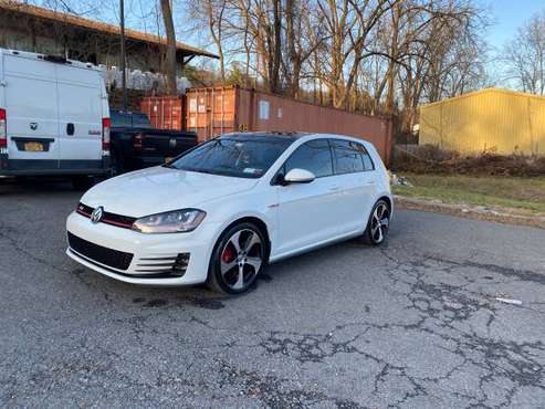 2017 VW GTI SE - cars & trucks - by owner - vehicle automotive sale for sale in Saugerties, NY