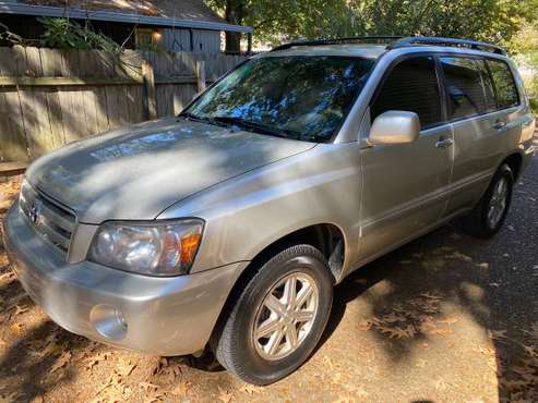2007 Toyota Highlander V6 With 3 Rows! - cars & trucks - by owner -... for sale in Memphis, TN