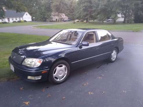 1999 LEXUS LS400 for sale in Chicopee, MA