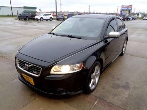 2009 Volvo S40 T5 R-Design - cars & trucks - by dealer - vehicle... for sale in Marion, IA