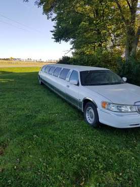 98 Lincoln limo 180 for sale in Lake Norden, SD
