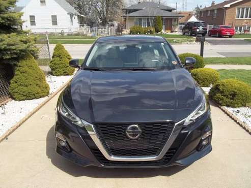 2019 NISSAN ALTIMA PLATINUM MODEL 11K MILES - cars & trucks - by... for sale in Palos Hills, IL