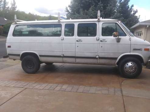 1995 gmc 1 ton 15 passenger van for sale in Phoenix, OR