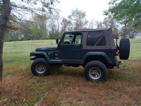 Jeep Wrangler Sahara 2002 - cars & trucks - by owner - vehicle... for sale in Adamstown, MD
