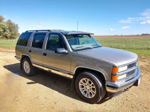 1998 Chevy Tahoe 4dr for sale in Dexter, MN