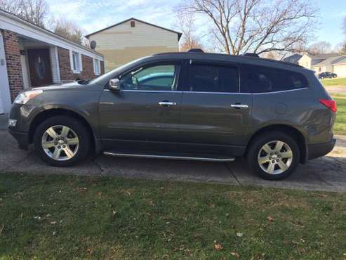 2011 Chevrolet Traverse LT - cars & trucks - by owner - vehicle... for sale in Westerville, OH