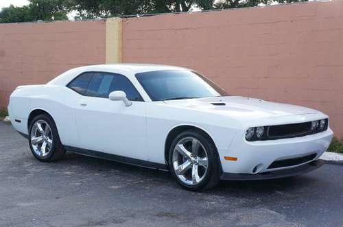 2013 DODGE CHALLENGER SXT WE FINANCE EVERYONE ANA CALL NOW for sale in Miami, FL