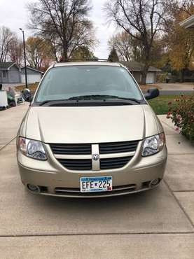 Accessible 2006 Dodge Caravan with Wheelchair & Electric Lift - cars... for sale in Minneapolis, MN