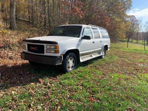 GMC Suburban - cars & trucks - by owner - vehicle automotive sale for sale in Loudonville, OH