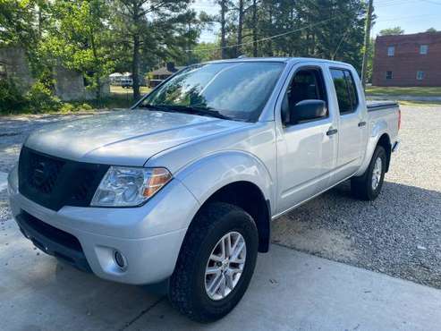 2016 Nissan Frontier Crew Cab 4x4 V6 Only 80k Miles Like New - cars for sale in Wallace, NC