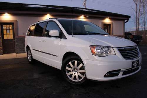 2013 Chrysler Town and Country Touring Stock# 1498A - cars & trucks... for sale in Ontario, NY
