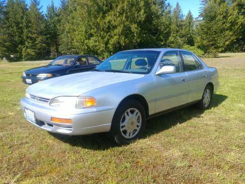 1995 Toyota Camry XLE automatic 4-door sedan 195K power everything for sale in Port Townsend, WA