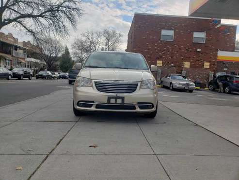 2014 Chrysler town Country - cars & trucks - by owner - vehicle... for sale in Brooklyn, NY