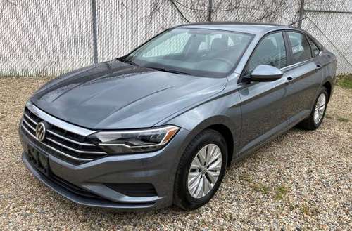 2019 VW Jetta Automatic 25k miles Warranty Apple Play - cars & for sale in District Of Columbia