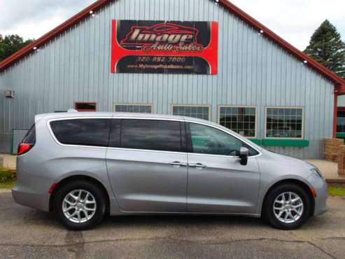 2017 *Chrysler* *Pacifica* *Touring* - cars & trucks - by dealer -... for sale in Alexandria, SD