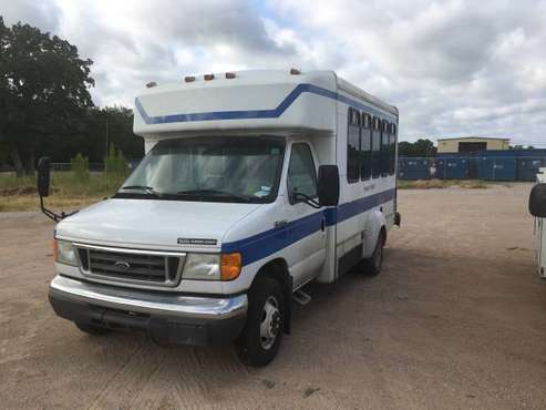 ‘07 FORD E350 SHUTTLE BUS for sale in marble falls, TX