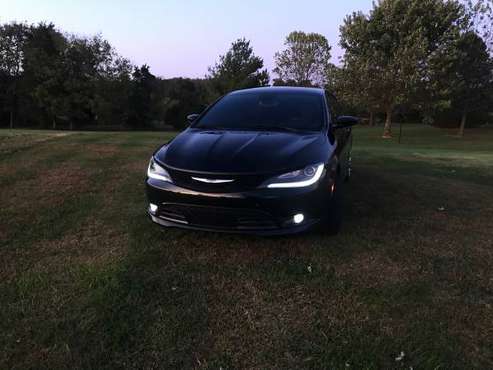 2015 Chrysler 200 S for sale in Irvington, KY