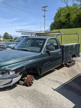 1999 Dodge Ram 2500 V8 for sale in Clarksville, TN