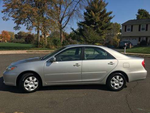 Toyota camry le .. low miles .. 1 OWNER .. runs like NEW - cars &... for sale in West Hartford, CT