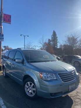 2010 Chrysler town and country - cars & trucks - by owner - vehicle... for sale in Santa Rosa, CA