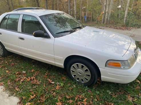 2008 Ford Crown Vic - cars & trucks - by owner - vehicle automotive... for sale in Clinton, TN