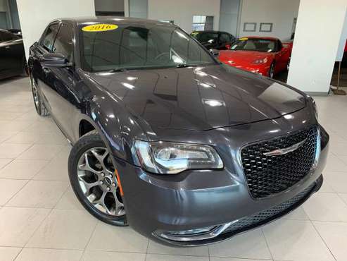2016 CHRYSLER 300 S - cars & trucks - by dealer - vehicle automotive... for sale in Springfield, IL