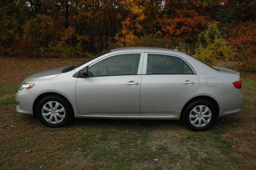 2009 Toyota Corolla LE - Manual Transmission - LOW LOW MILES - cars... for sale in Windham, MA