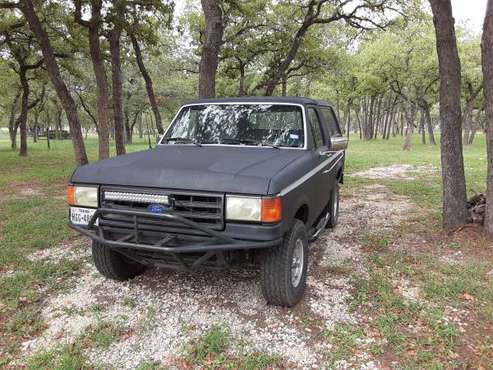 1990 Frod Bronco 4X - cars & trucks - by owner - vehicle automotive... for sale in Floresville, TX