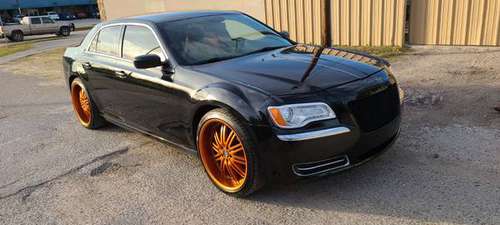 2012 Chrysler 300 - cars & trucks - by owner - vehicle automotive sale for sale in Houston, TX