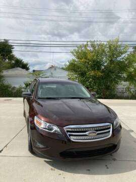 Must See!! 2010 Ford Taurus - cars & trucks - by owner - vehicle... for sale in Madison Heights, MI