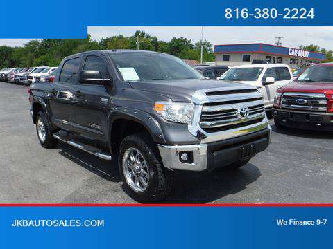 2017 Toyota Tundra CrewMax 4WD SR5 Pickup 4D 5 1/2 ft Trades Welcome F for sale in Harrisonville, MO