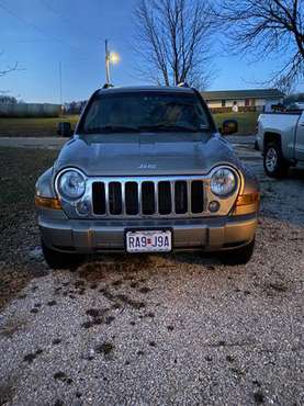2005 Jeep Liberty Limited 4x4 3.7L V6 - cars & trucks - by owner -... for sale in Moberly, MO
