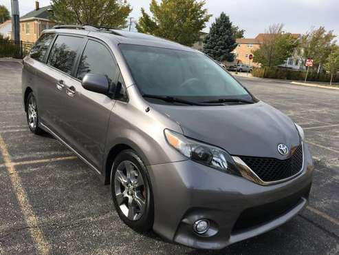 2011 TOYOTA SIENNA SE - cars & trucks - by owner - vehicle... for sale in Chicago, IL