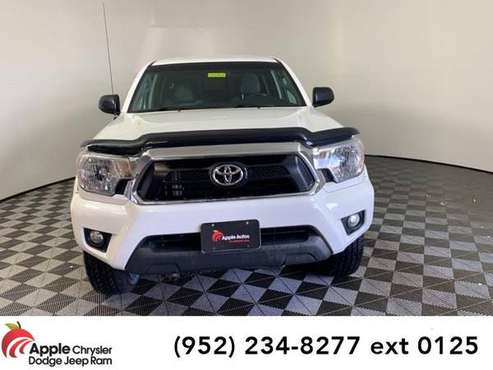 2015 Toyota Tacoma truck Base (Super White) for sale in Shakopee, MN