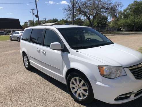 2014 Chrysler Town And Country 4D Pass Ext Van for sale in Elgin, TX