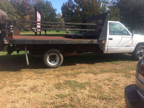 2000 1 ton 14 ft. flat bed lift gate - cars & trucks - by owner -... for sale in DANIELSVILLE ga, GA