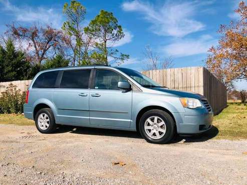 💥💥2010 Chrysler Town & Country **LEATHER** VAN💥 - cars & trucks - by... for sale in LAWTON, OK