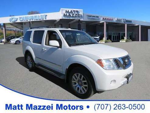 2009 Nissan Pathfinder SUV LE (White Frost Pearl) for sale in Lakeport, CA