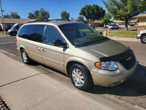 2006 Chrysler town an country stow n go limited 137k miles for sale in Glendale, AZ