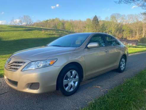 2010 Toyota Camry SE Low Miles for sale in Annville, KY