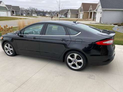 2014 Ford Fusion SE Sedan 4D w/ Auto Start - cars & trucks - by... for sale in Neenah, WI