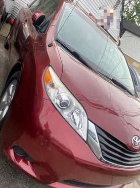 Toyota Sienna 2011 for sale in Amityville, NY