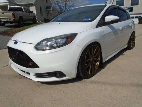 2013 ford focus st 6spd - - by dealer - vehicle for sale in Elizabethtown, PA