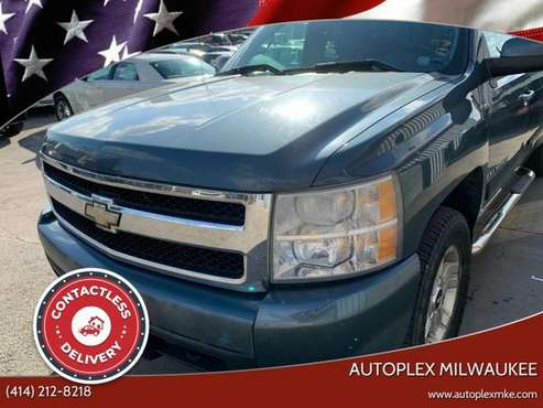 2007 Chevrolet Silverado 1500 LT1 4dr Extended Cab 4WD 5.8 ft. SB -... for sale in milwaukee, WI