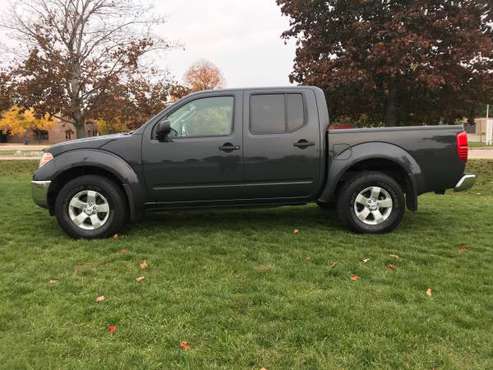 2010 Nissan Frontier SE 4X4 PU - PERFECT CARFAX! ONE OWNER! NO RUST!... for sale in Mason, MI