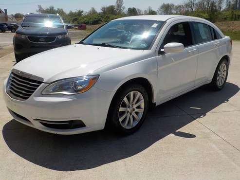 2013 Chrysler 200 Touring - - by dealer - vehicle for sale in Groveport, OH