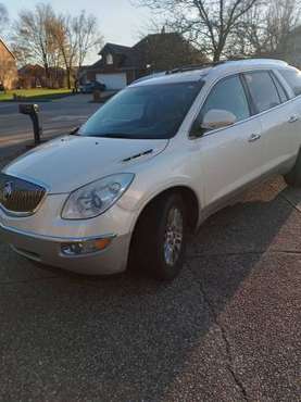Buick Enclave - cars & trucks - by owner - vehicle automotive sale for sale in Jeffersonville, KY