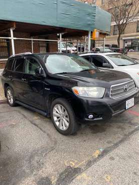 Toyota Highlander hybrid - cars & trucks - by owner - vehicle... for sale in Bronx, NY